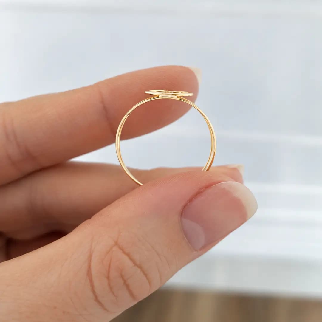 Anel Fé em Ouro Maciço visto de lado