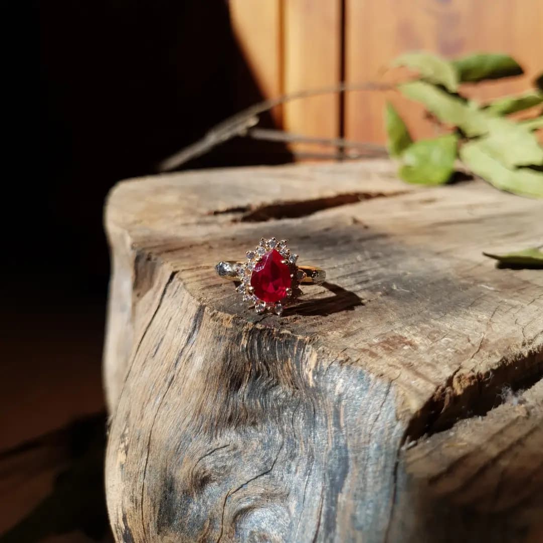 Anel de formatura produzido em ouro maciço