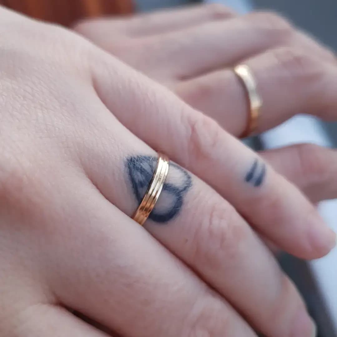 Alianças diamantadas