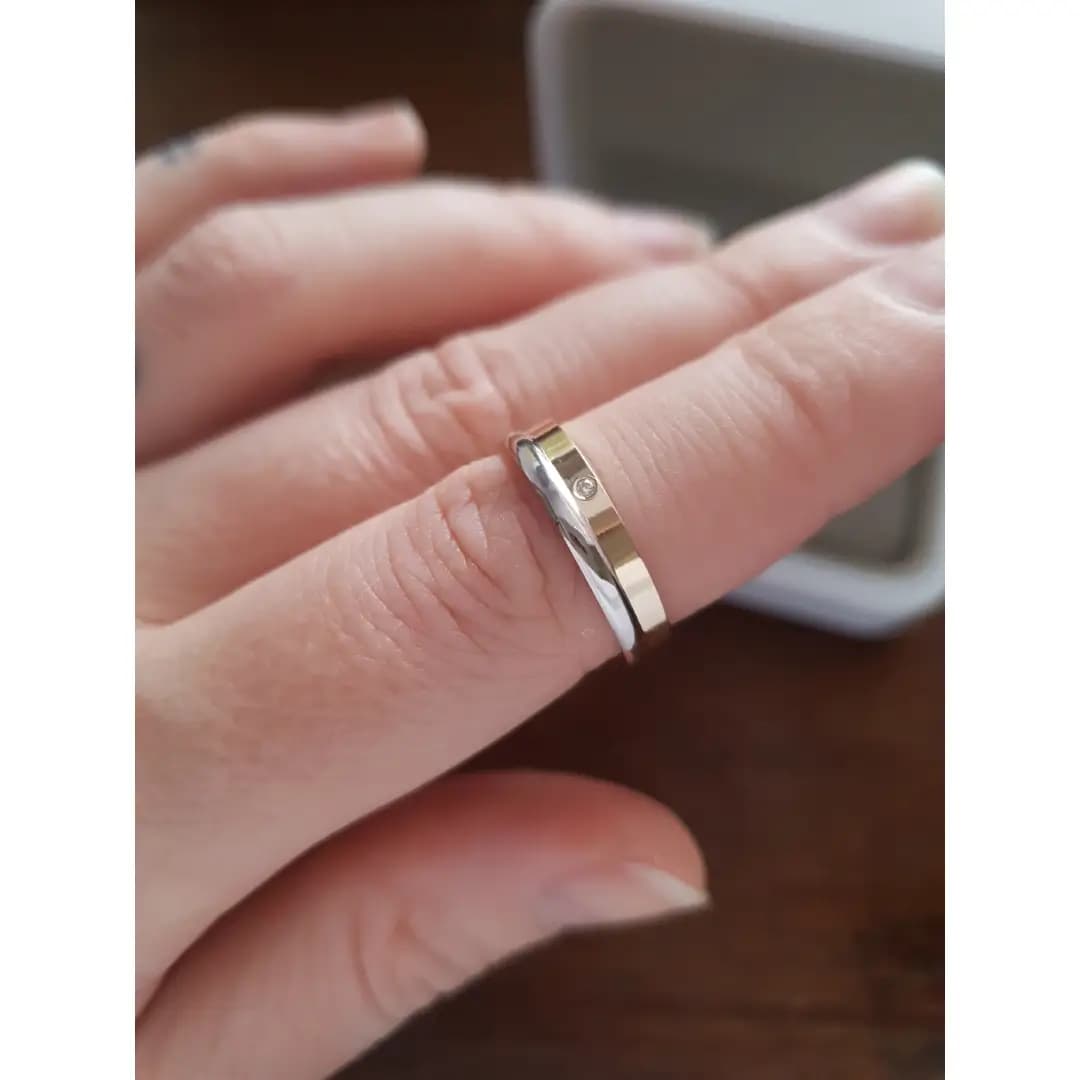 Par alianças Ouro maciço 10k Amarelo e Branco 4,5mm - imagem 2