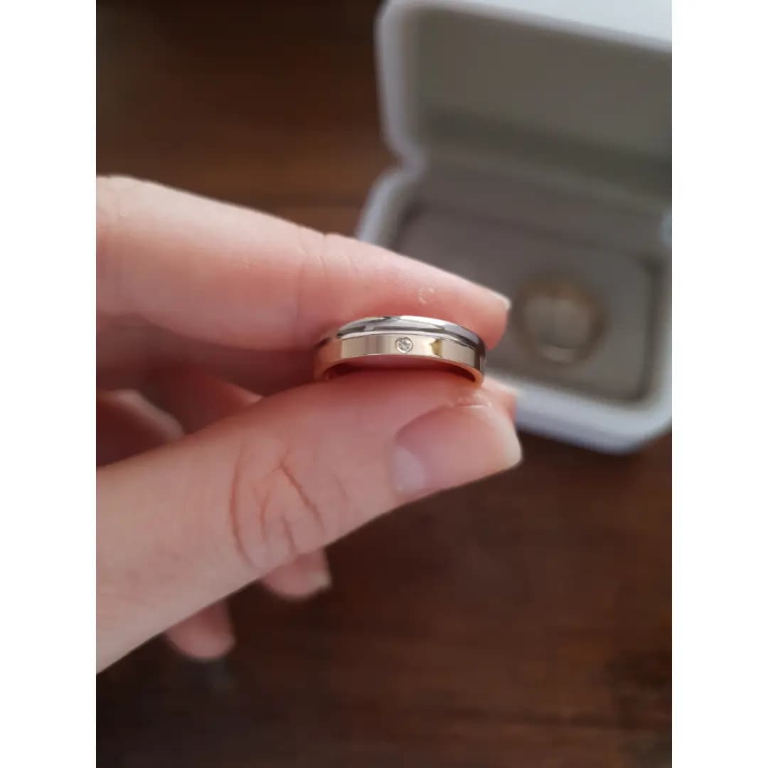 Par alianças Ouro maciço 10k Amarelo e Branco 4,5mm - imagem 3