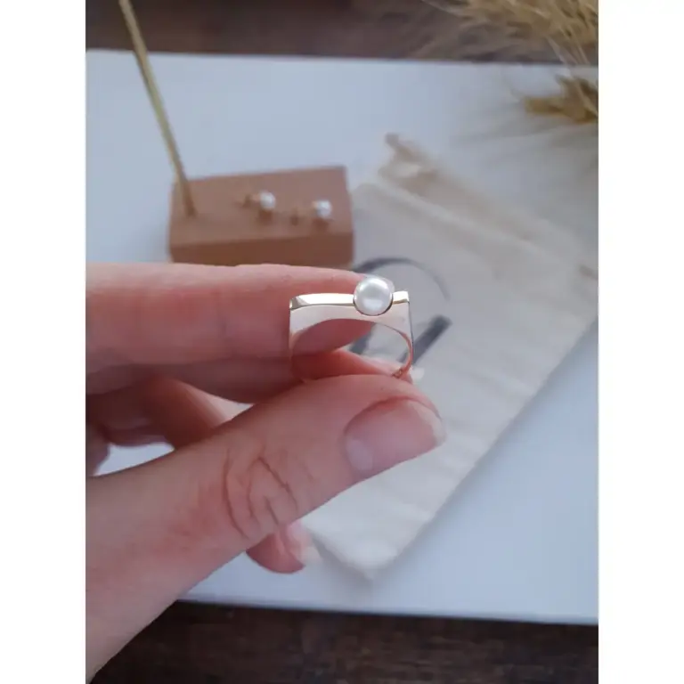 Anel de ouro com pérola