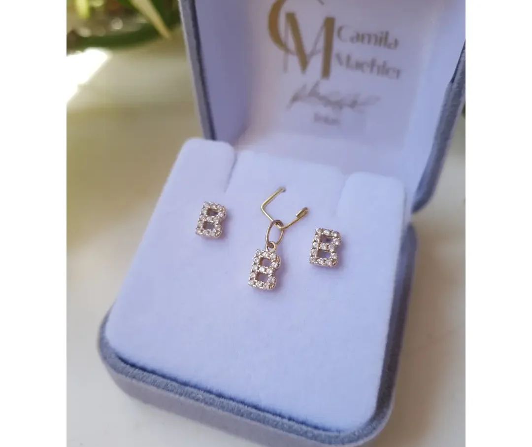 Conjunto em ouro maciço na letra B