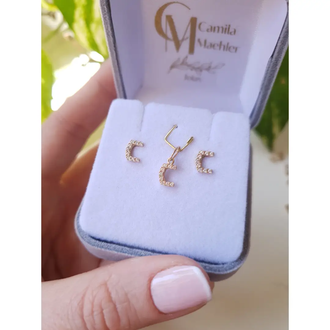Conjunto em ouro maciço na letra C